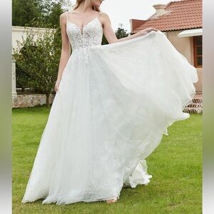 Babaroni Gertie Wedding Dress with Reinforced Shoulder Straps Purchased New
